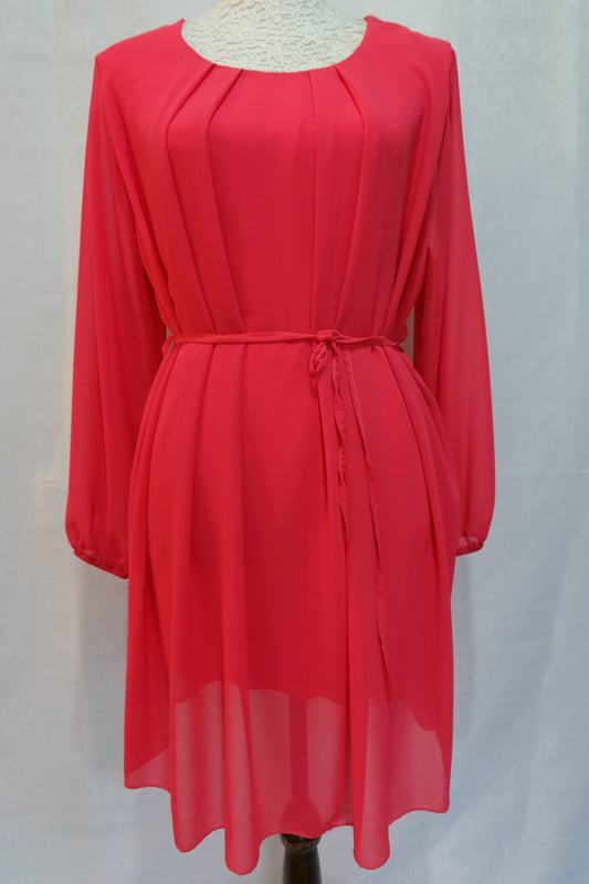 Vestido de mujer curvy fucsia