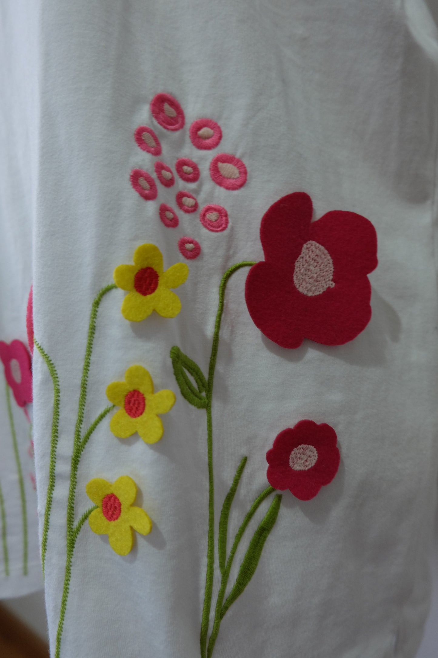 Camiseta blanca flores