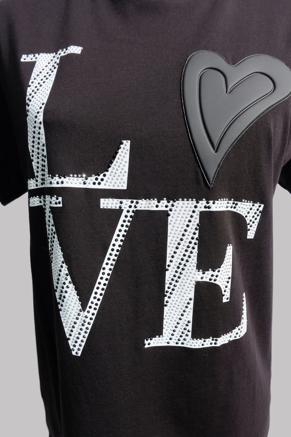 Camiseta negra LOVE